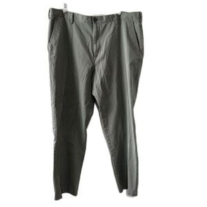 Dockers Classic Fit Gray Chino Pants 40 x 32